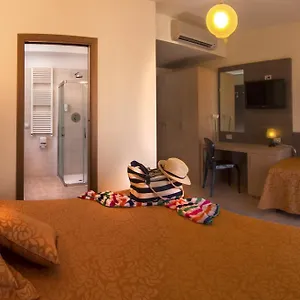 https://hotel-dei-tigli.it-tuscanyhotel.com